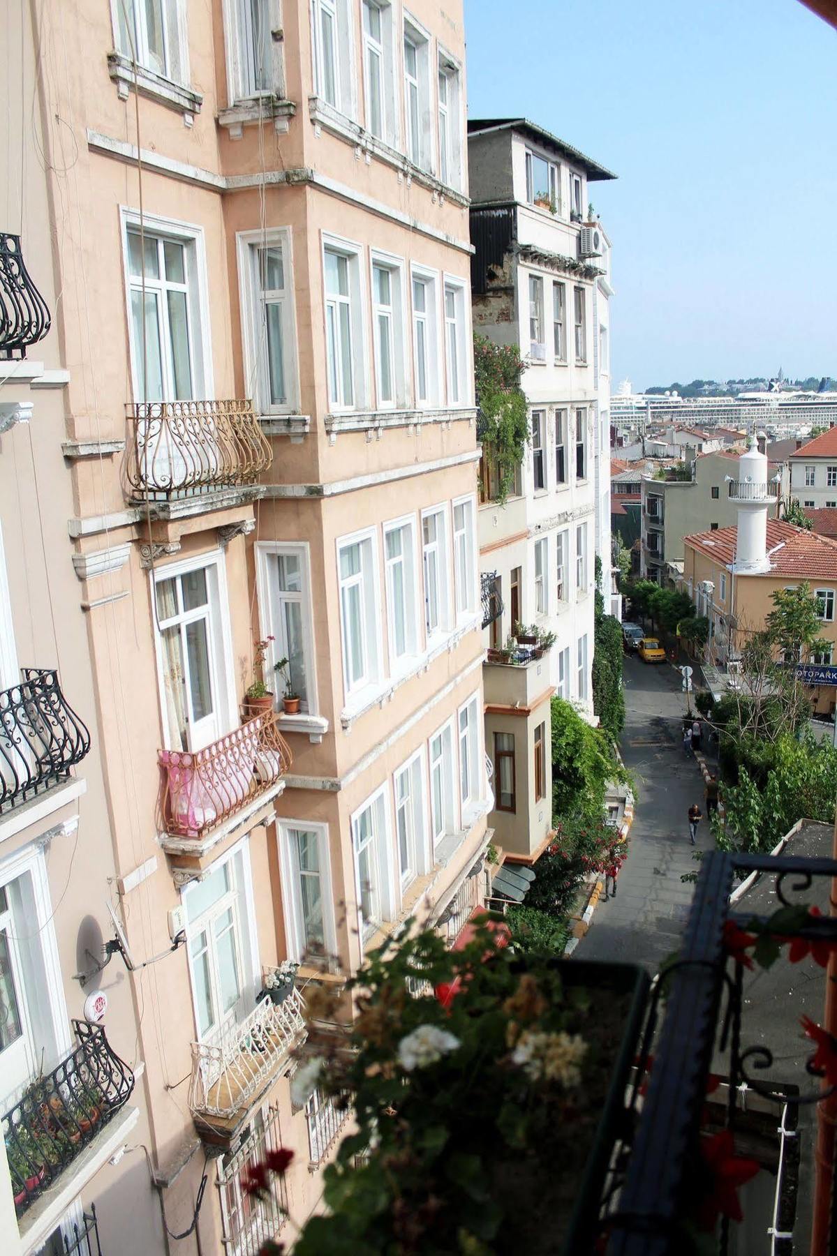 Cheers Midtown Hostel Istanbul Exterior foto